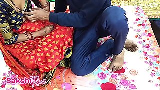 Indian Desi XXX Video. Indian Desi Hot Sexy Bhabi Sakshi Ki Chut Ki Garma Garam Chudai. Indian Desi Hindi BF Video.