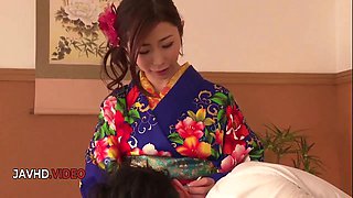 Ayumi Shinoda Sizzles in Kimono with Jaw-Dropping Blowjob Performance Live On-Cam
