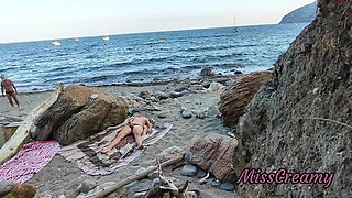 #2 Flashing My Pussy in Front of a Guy in Public Beach and He Helps Me Squirt - It's Very Risky - Misscreamy
