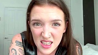Amyyyoxxo - Eat Your Own Cum Off The Floor