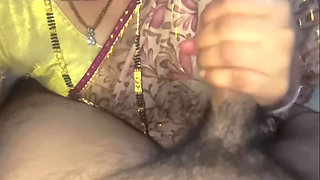 Bhabhi ke hat ki massage devar with bhabhi hindi