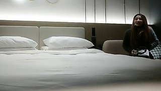 Amateur Asian Couple Frigging On Cam