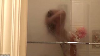 Nikki Shower Glass