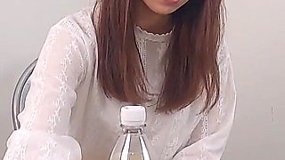 Wakana Mashiro Sneezes Adorably in a Swimsuit and Shows You Her Snot