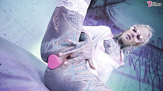 Dirty Dreaz featuring Anuskatzz and Lily Lu's small tits clip