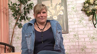 Mature Blonde Stretches Pussy Wide with Dripping Dildo Play