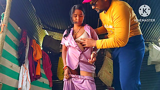 Pahli bar jija aur sali Apne purane ghar mein pyar karne ka prayas kar rahe hain- jija & Sali fast time slowly slowly inside big cook.