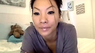 Hot brunette gives you a nice close up masturbation