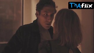 Svenja Jung Baps, Undergarments Episode in Bare