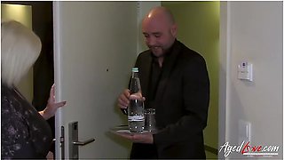 Horny Boy Chris Cobalt Rides Mature Chick Tracy In Hradcore Way