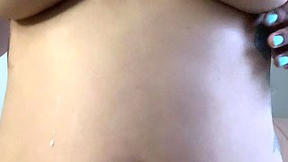 Amateur webcam girl masturbate big dildo