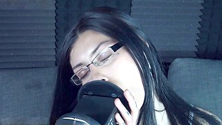 Intense close-up ear licking with newbie Piper ASMR