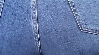 Farting Fat Booty MILF in Jeans