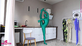 Naked Contortion in Zentai
