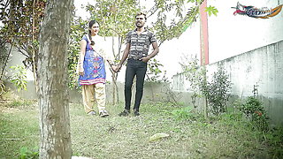 INDIAN DESI BOYFRIEND HARDCORE FUCK WITH GIRLFRIEND IN THE PARK ( HINDI AUDIO )