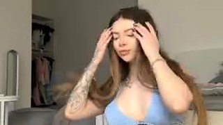 Adrianna Savus beefy figure spreading in a exercise is super molten hardcore