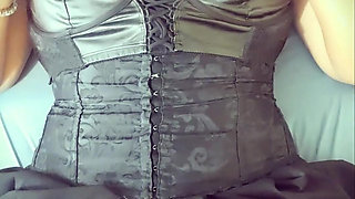 The Gothic Girl Is Hot Right Now and Wants to Play with Her Huge Tits