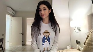 Amateur Webcam Cute Teen Plays Solo with Big