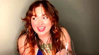 Amateur webcam girl masturbate big dildo