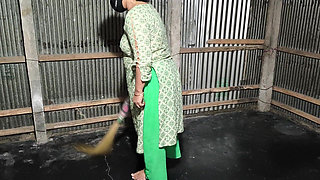 I Hugged My Aunty and Started Fucking Her in the Ass