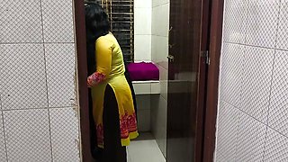 I see my aunty cleaning the room After that I hugged her and started fucking her ass