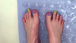 Amateur Foot Fetish Girlfriend Sucks and gives a Footjob