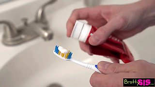 Sneaky Stepsister - S18:e12