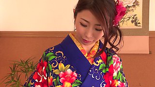 Japan's Ayumi Shinoda indulges in a steamy BJ and thrilling DP action with her man