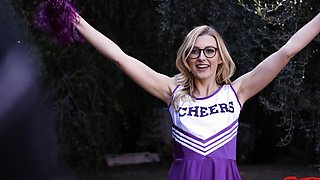 Provocative cheerleader Alexa Grace drops her panties for sex