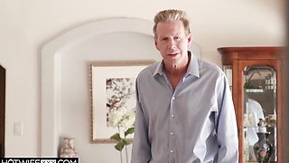 Hot Wife XXX featuring Mark Wood and Madi Laine's female orgasm trailer