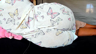 Lying Down Sideways, Shaking My Big Booty and Spreading Extremely Close-up to Cam