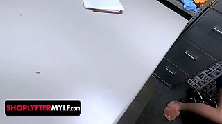 Calvin brings evie to the back office when he suspects she shoplifted hair dye - shoplyfter mylf