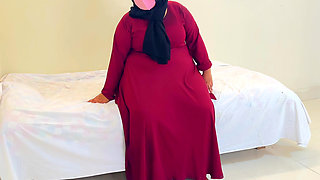 Fucking a Chubby Muslim Mother-in-law Wearing a Red Burqa & Hijab (Part-2)