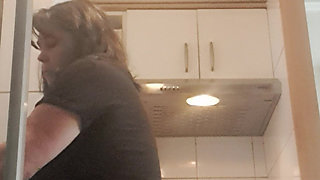 MILF, Cleaning the Kitchen