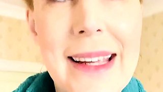 amateur blonde solo webcam