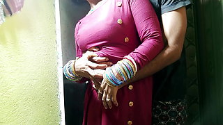 Flirting with bhabhi pussy licking and fucked bathroom in Morning