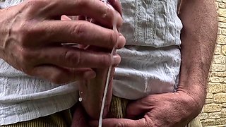 British DILF Rockardglans Edges Massive Cock in Close-Up Outdoor Clip with Filthy Dirty T
