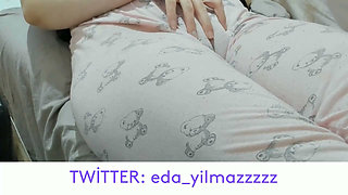 CAMEL TOE- MASTURBATION IN PAJAMAS- PUFFED PUSSY- SWOLLEN PUSSY- BIG PUSSY- TURKISH PORN- TURKISH MILF