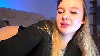 Jucielussie bouncing natural tits and fingering in doggystyle