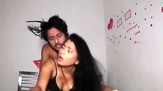 Long hair mom in lockdown with his son 01