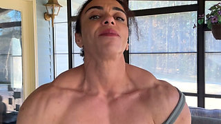 Going for a ultimate muscle mommy title