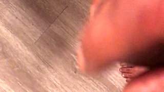 alone and horny need someone to play with me