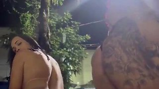 2 escorts fuckin' in the street with a few studs - Mamifera rj021