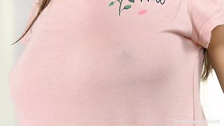 Bookworm investigates pussy