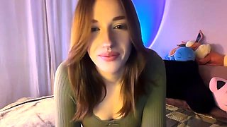 Cute amateur brunette naughty in solo jerking show on camera