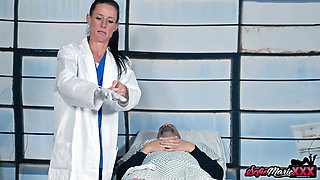 Deviant Cougar Doctor Sofie Marie Gives Handjob To Patient