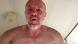 Muscular Daddy unleashes dirty talk close-up pounding tight hole with grunts and spraying thick cumshot in raw