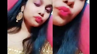 Desi indian girl shows body and her wet pussy
