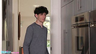 Curvy Hentai Stepmom Deepthroats Big-Cock Hardcore