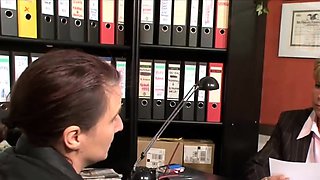 Mature couple fucking in ffm threesome